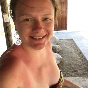 Meet your Posher, Lara